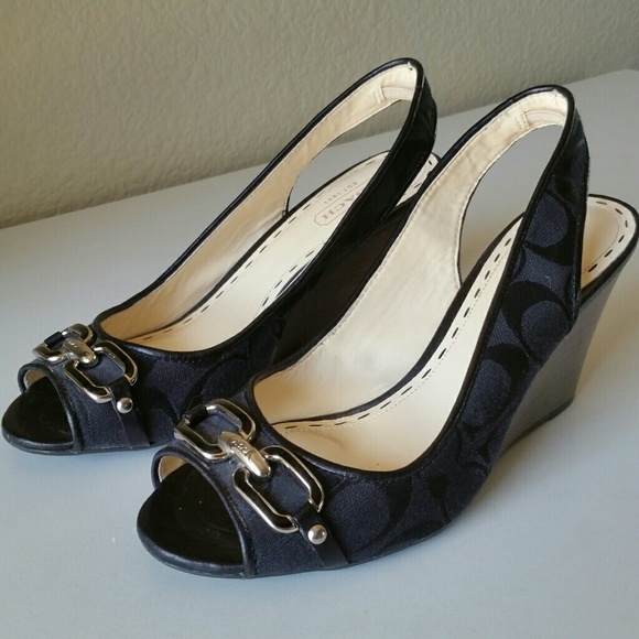 CoAch wEdGe saNdaLs - Picture 1 of 6